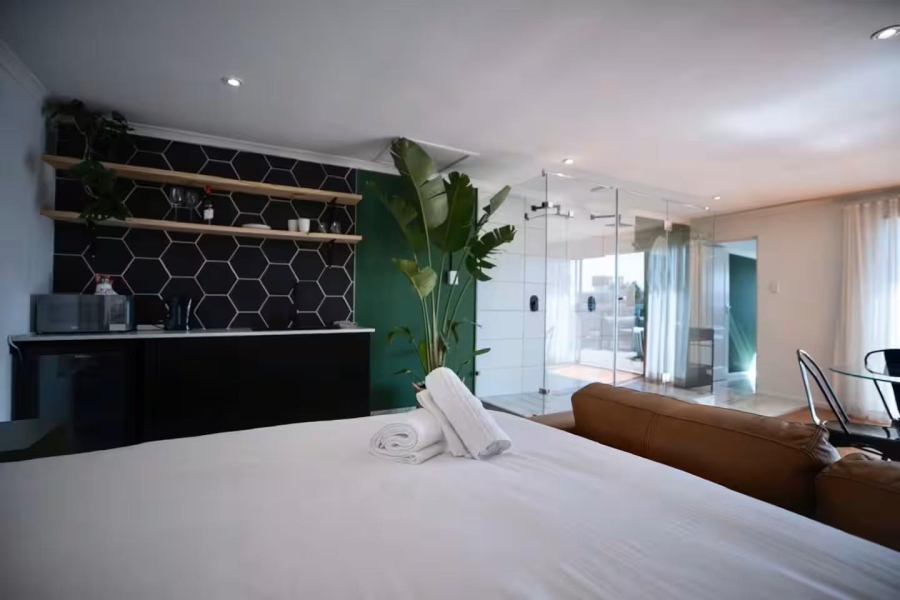 2 Bedroom Property for Sale in Sea Point Western Cape